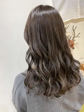 ロング 丸山 亜加理のヘアスタイル