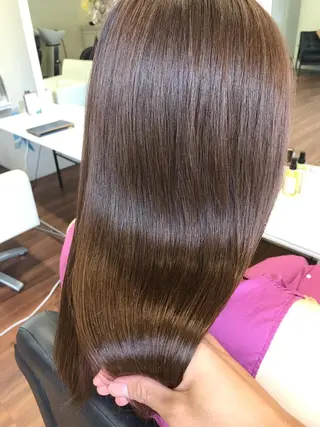 ロング カラー 成松 勇治のヘアスタイル