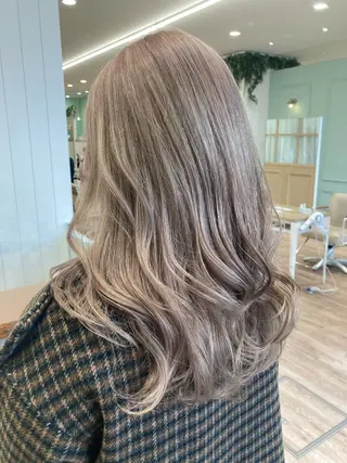 セミロング カラー むらたみずき /大宮ブリーチカラーのヘアスタイル