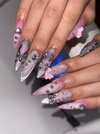 ネイル Nail Salon L'arc所属・💊大阪/心斎橋 moni🧠のネイルデザイン