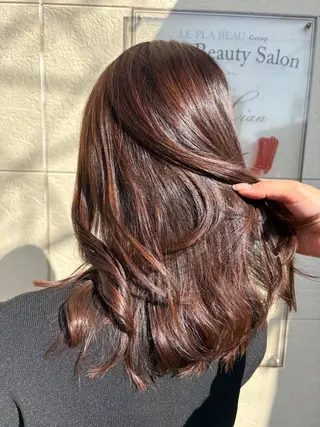 セミロング カラー 岡田 莉音のヘアスタイル