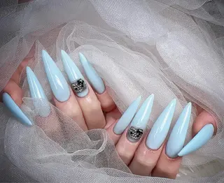 ネイル She   Nail所属・ISA_ BELLAのネイルデザイン