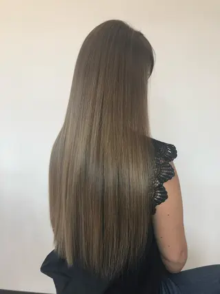 ロング やまぐち まりんのヘアスタイル