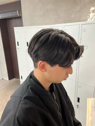 パーマ メンズ ☘️上村 ☘️髪質 改善/透明感カラーのヘアスタイル