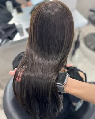 セミロング カラー ハッシュカット レイヤー池袋のヘアスタイル