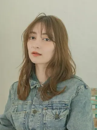 セミロング カラー A BY WHO 江坂店所属・岩田 紗莉捺のヘアスタイル