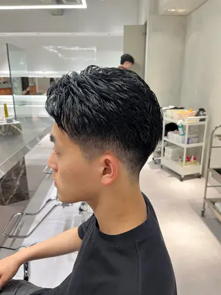 ショート メンズ soen所属・⚡メンズパーマフ ェードカットTomyのヘアスタイル