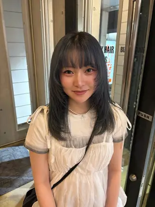 セミロング カラー 暖色カラーワンカラー ななほ🌷⋆⭒˚のヘアスタイル