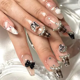 ネイル ルシイ🎀新宿長さ 出しパーツ専門店のネイルデザイン