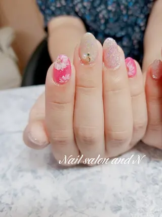 ネイル and Nのネイルデザイン