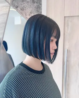 ショート foto所属・𝐁𝐋𝐔𝐄𝐓 /カット特化/新宿のヘアスタイル