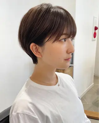 ショート カラー Loom.所属・村上雅人 ナチュラルモードのヘアスタイル