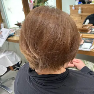 ショート カラー 若狭 彩花のヘアスタイル