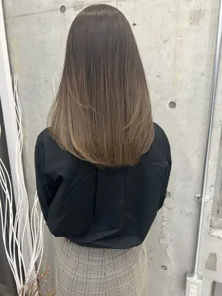 セミロング 【YUTO】確実に 髪を綺麗にするプロ。のヘアスタイル