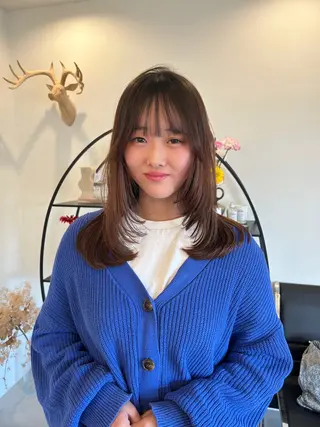 ミディアム 鳥居 愛子のヘアスタイル