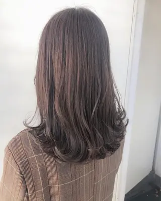 セミロング カラー 韓国🇰🇷レイヤー 映える顔周り🩷のヘアスタイル