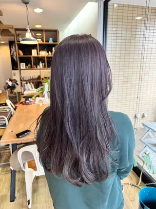 ロング カラー ツキダテ ユイのヘアスタイル