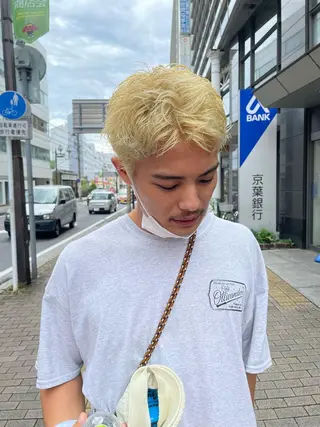 カラー メンズ スパイキーパーマ 柏NO1 藤本葉のヘアスタイル