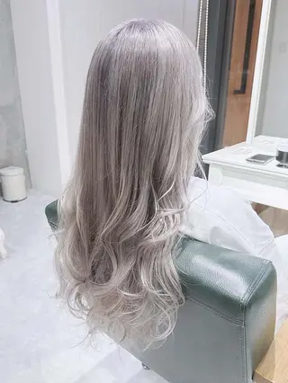 ヘアアレンジ カラー ロング 𝐑𝐈𝐍𝐊𝐀 🐣🩷のヘアスタイル