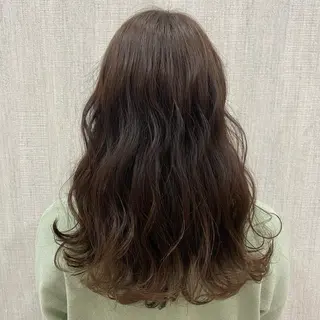 セミロング カラー 🫧透け感⋆艶髪💎 山口アヤカのヘアスタイル