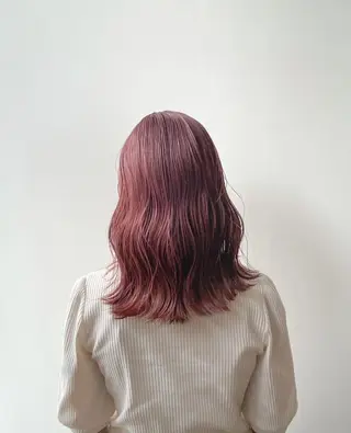 ミディアム THE DAY所属・AKI HASHIMOTOのヘアスタイル