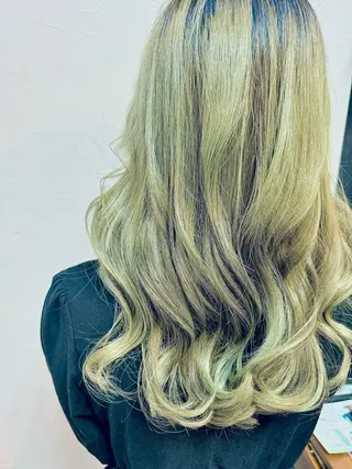 ロング CHARA Chalone池袋店所属・髪質改善池袋𓊆 大士𓊇ダブルカラーのヘアスタイル