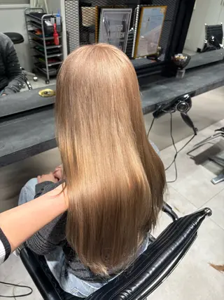 ロング カラー ユナ🎀レイヤー /韓国/ハイトーンのヘアスタイル