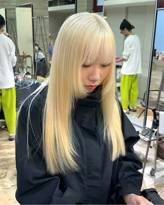 ロング 抜きっぱなしブロンド ササキカズマのヘアスタイル