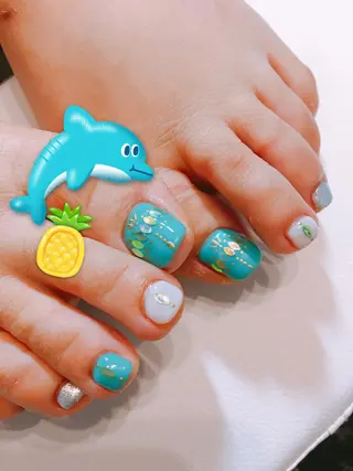 ネイル THECOLORS所属・近貞 莉奈のネイルデザイン