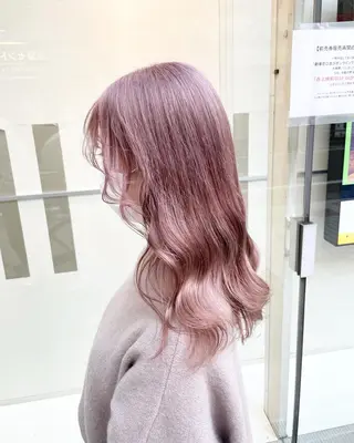 セミロング カラー 🩵ハイトーン 美咲🩵のヘアスタイル