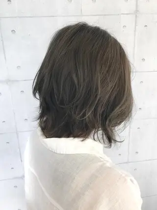 ミディアム カラー 高木 麻知子のヘアスタイル