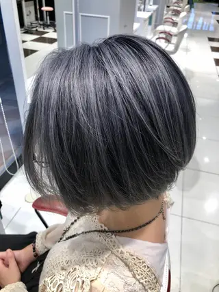 ショート カラー 横倉 宏樹のヘアスタイル