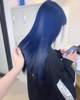 セミロング カラー 渋谷ケアブリーチ Suuのヘアスタイル