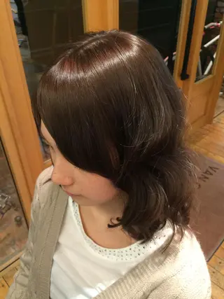 ミディアム カラー 内田 芽依子のヘアスタイル