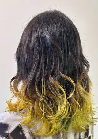 セミロング カラー 古川 琴美のヘアスタイル