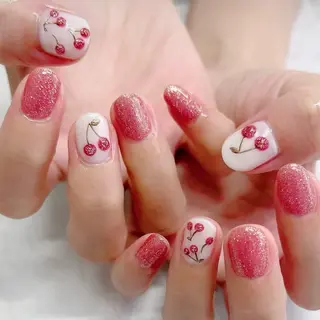 ネイル 東 真百のネイルデザイン