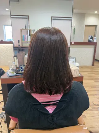 ミディアム 榮 百合香のヘアスタイル