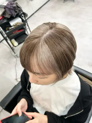 ショート カラー ナカジマ ナナのヘアスタイル