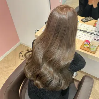 ロング カラー FRAME+なんば駅前店所属・砂野 真璃奈のヘアスタイル