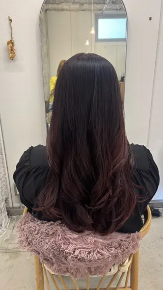 カラー 🌷花屋併設🌷 岡本明日実のヘアスタイル