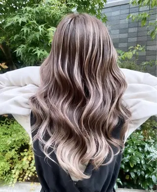 カラー REDEAL所属・草島 友樹のヘアスタイル