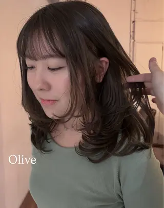 ミディアム カラー 艶カラー🫧 猿渡 響のヘアスタイル