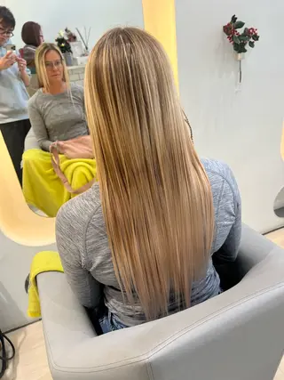 ミディアム カラー 堀井 凌平のヘアスタイル