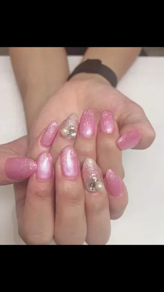 ネイル 指名支持率NO.1 スタイリストのヘアスタイル