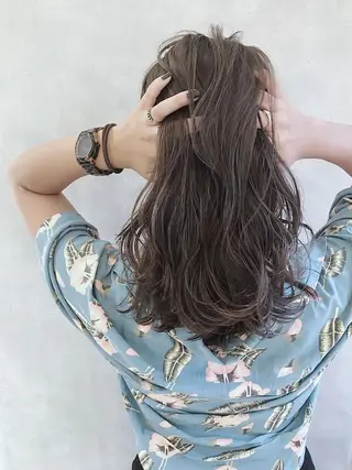 ミディアム カラー MOU namba ムウナンバのヘアスタイル