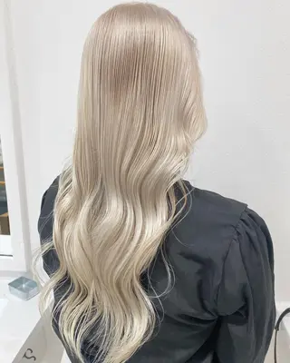 セミロング カラー GiseL アンリのヘアスタイル