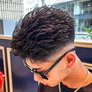 ショート パーマ メンズ 吉田 新平のヘアスタイル