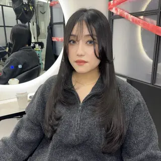 ロング Ren. 🦋デザインカラーのヘアスタイル