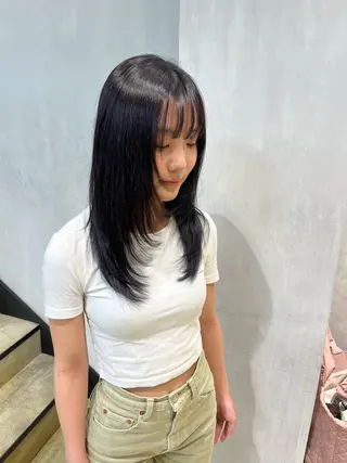 ロング iroha/ レイヤーカットモデルのヘアスタイル