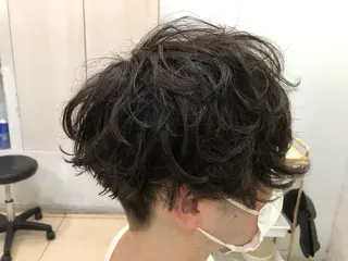 ミディアム パーマ メンズ 韓国風メンズ/毛流れ ヘアなら須田龍世のヘアスタイル